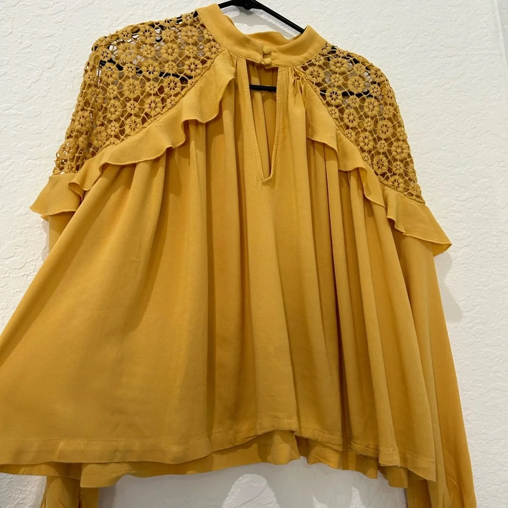 🔥PRICE⬇️ FREE PEOPLE • Yellow/Gold • Women’s Long Sleeve Blouse • size M • - Picture 5 of 5